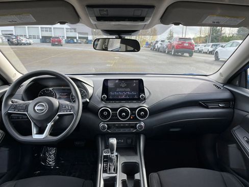 Used 2025 Nissan Sentra SV image 31