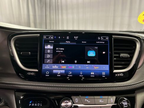 New 2026 Chrysler Pacifica Select image 15