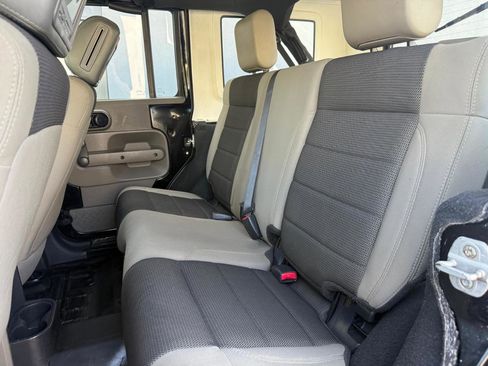 Used 2007 Jeep Wrangler Unlimited X RWD image 18