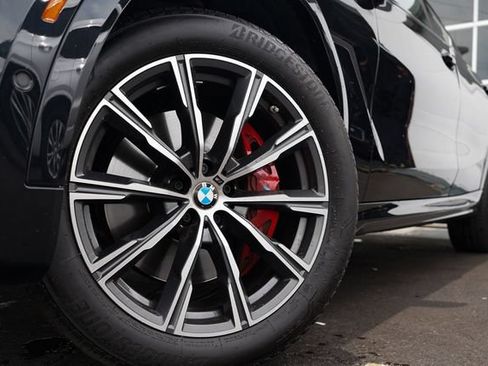 Used 2022 BMW X6 xDrive40i w/ Executive Package AWD/4WD image 21