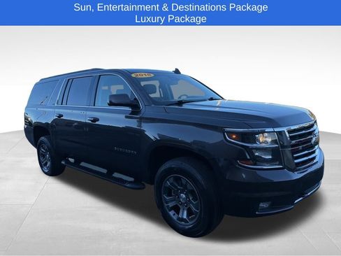 Used 2018 Chevrolet Suburban LT image 3