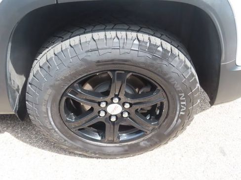 Used 2023 GMC Acadia AT4 w/ Technology Package AWD/4WD image 15