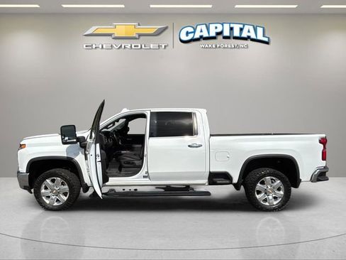 Used 2022 Chevrolet Silverado 2500 LTZ w/ LTZ Plus Package AWD/4WD image 10