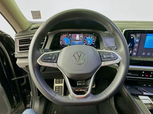 Used 2024 Volkswagen Atlas Peak Edition SE AWD/4WD image 12