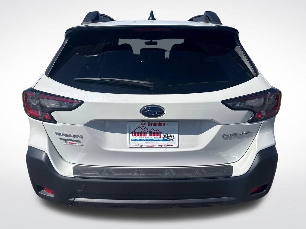 Used 2025 Subaru Outback Premium AWD/4WD image 4