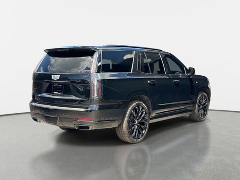 Used 2026 Cadillac Escalade Platinum Sport w/ LPO, ONYX Package AWD/4WD image 3