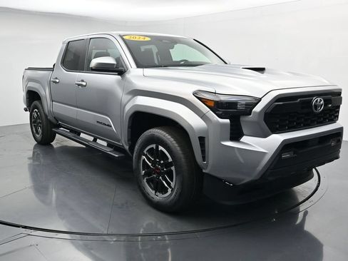 Used 2024 Toyota Tacoma TRD Sport w/ TRD Sport Upgrade Package AWD/4WD image 2