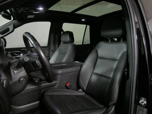 Used 2022 Chevrolet Tahoe Z71 w/ Luxury Package AWD/4WD image 12