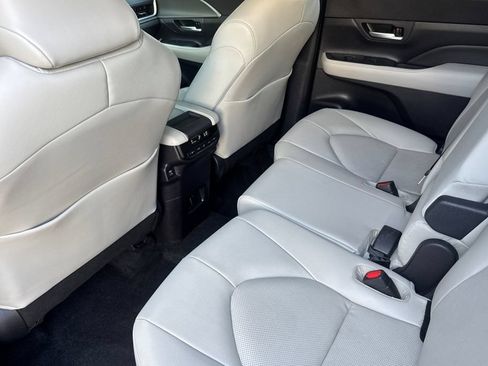 Certified 2025 Toyota Grand Highlander AWD Hybrid image 11