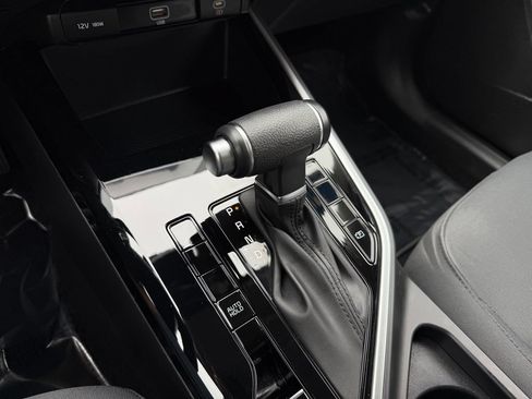 Certified 2024 Kia Niro LX FWD image 30