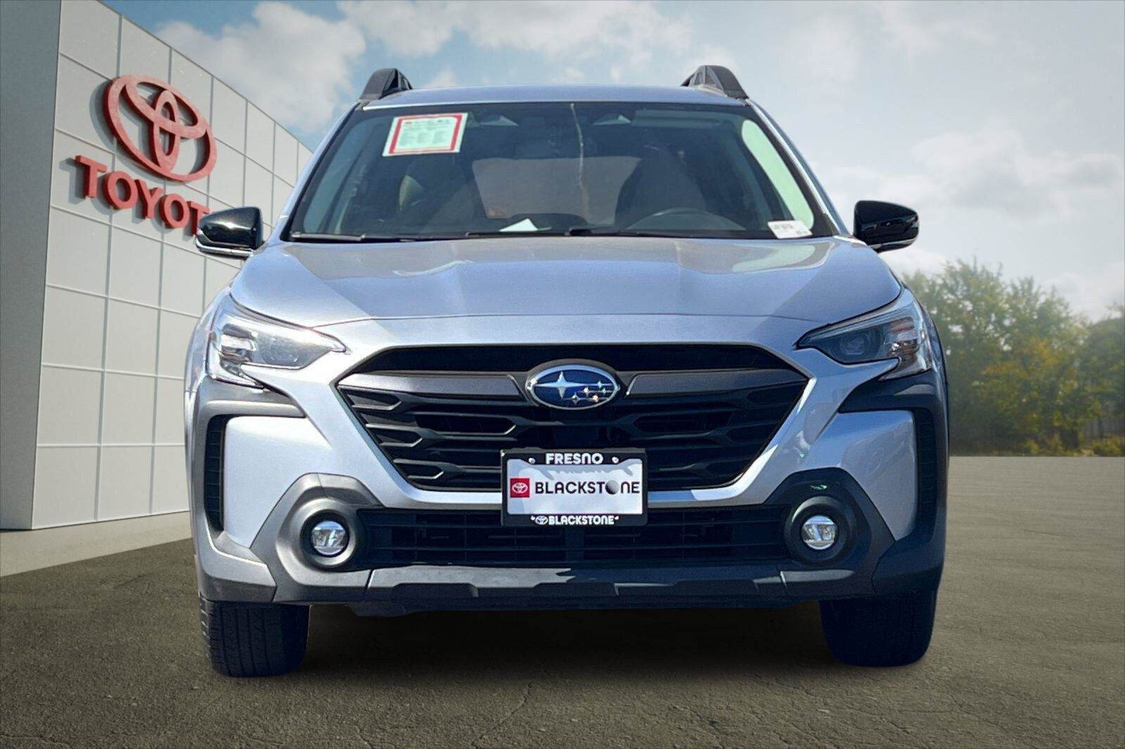Used 2023 Subaru Outback Premium AWD/4WD image 7