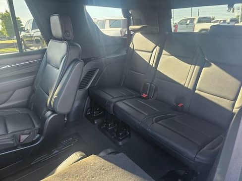 Used 2024 GMC Yukon Denali RWD image 18