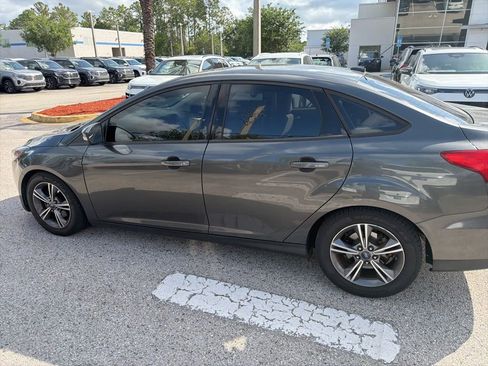 Used 2016 Ford Focus SE FWD image 6