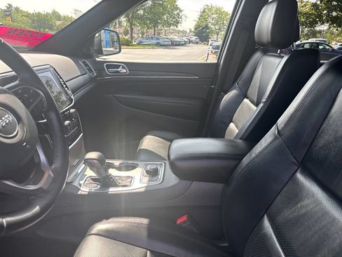 Used 2019 Jeep Grand Cherokee Limited w/ Luxury Group II AWD/4WD image 14