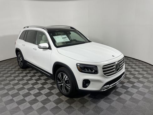 New 2026 Mercedes-Benz GLB 250 image 7
