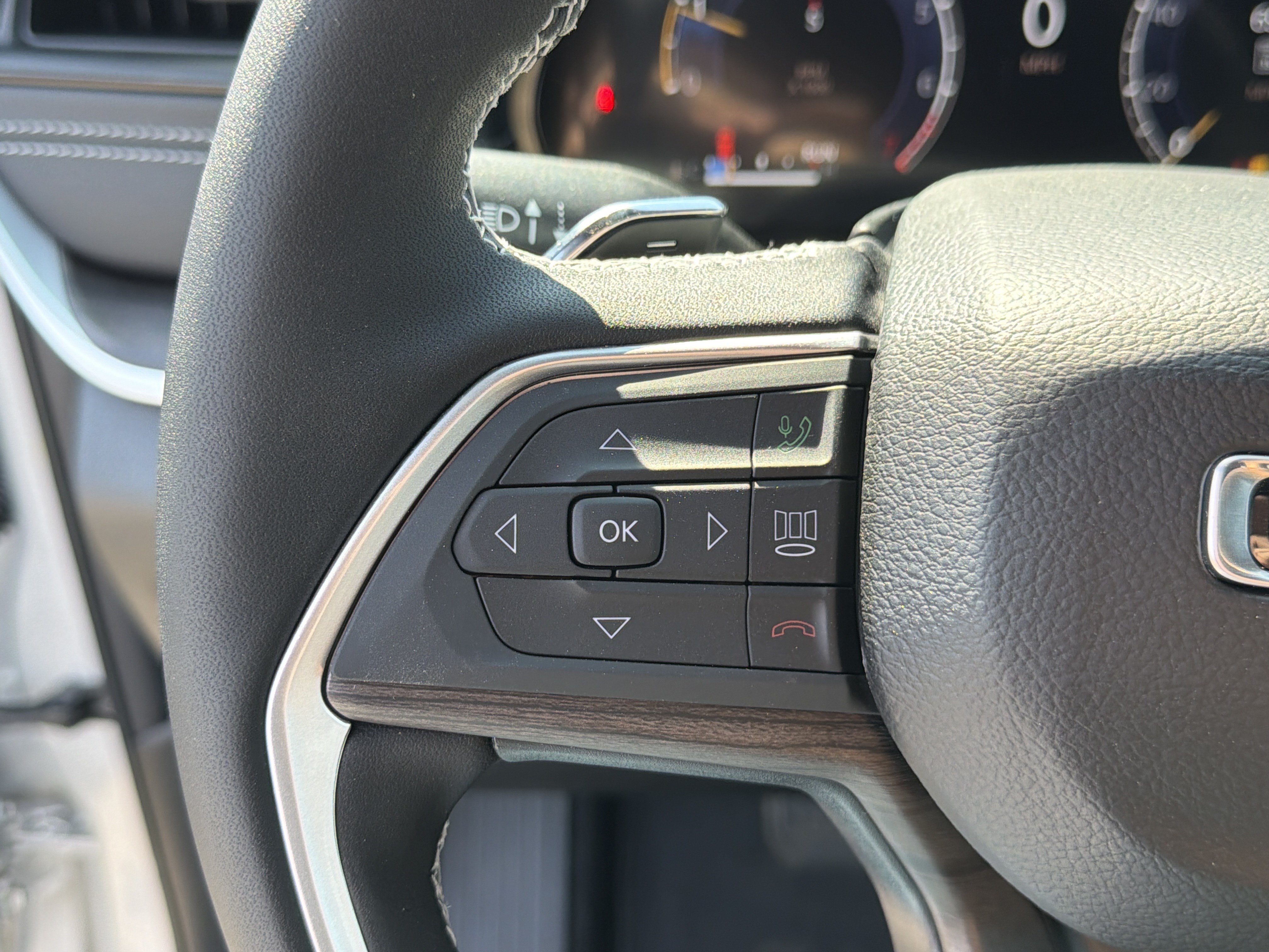 New 2026 Jeep Grand Cherokee Altitude AWD/4WD image 17
