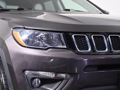 Used 2018 Jeep Compass Latitude w/ Popular Equipment Group AWD/4WD image 12