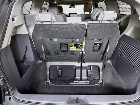 Certified 2024 Toyota Sienna LE FWD image 28