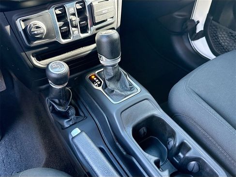 Used 2021 Jeep Wrangler Unlimited Sport image 17