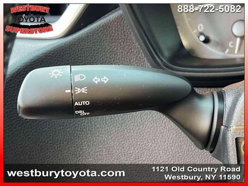 Used 2024 Toyota Corolla SE w/ SE Premium Package FWD image 24