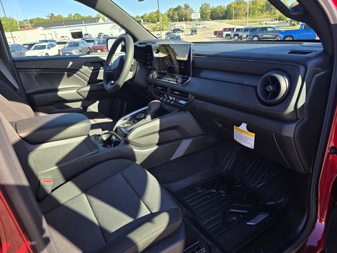 Used 2026 Chevrolet Colorado Trail Boss image 18