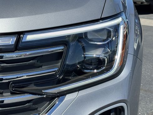 Used 2026 Volkswagen Atlas SE FWD image 5