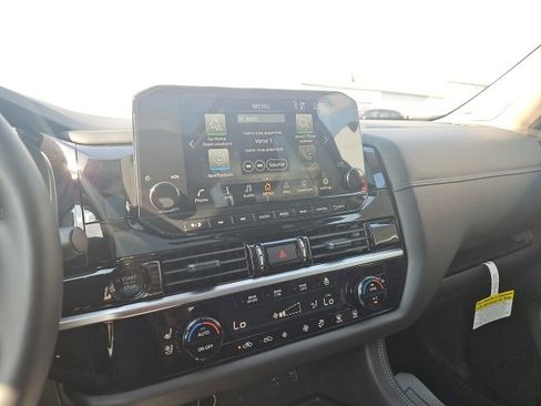 New 2025 Nissan Pathfinder Platinum image 34