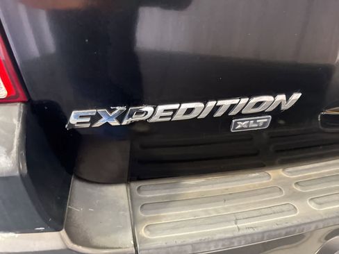 Used 2004 Ford Expedition XLT image 13