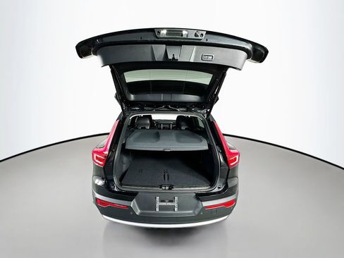 Used 2024 Volvo XC40 B5 Plus AWD/4WD image 29