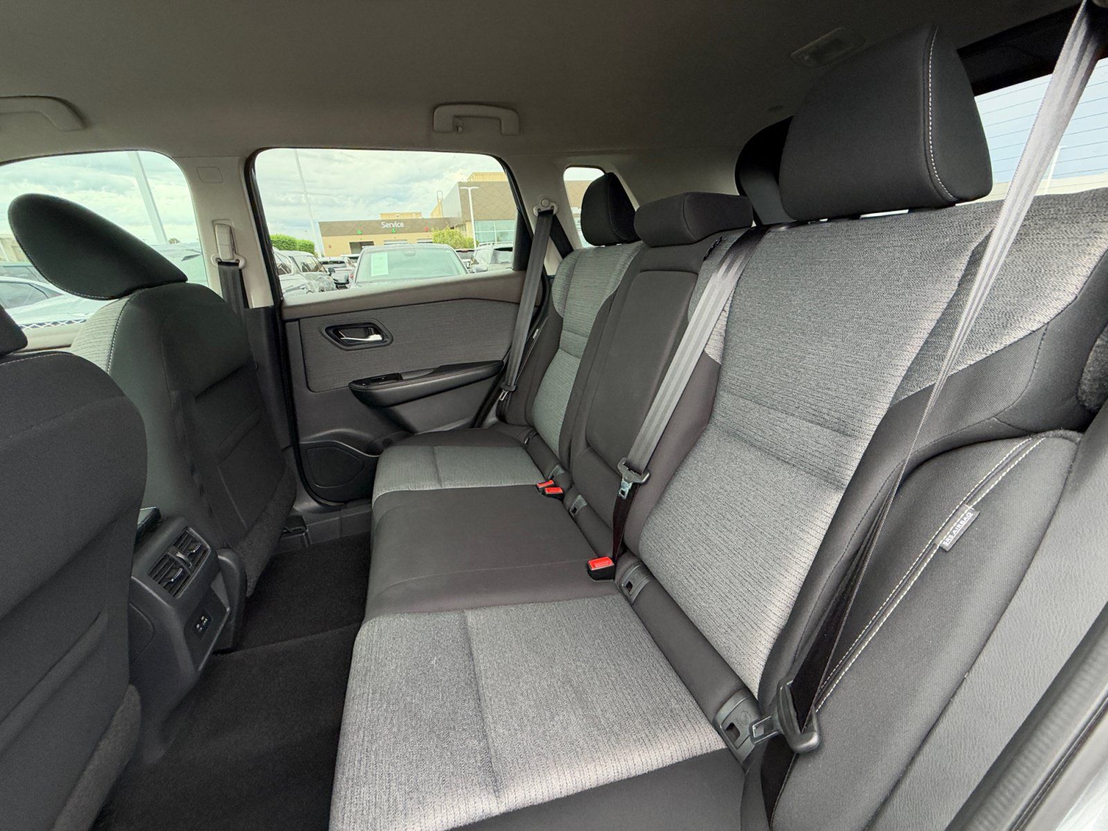 Used 2021 Nissan Rogue SV FWD image 17