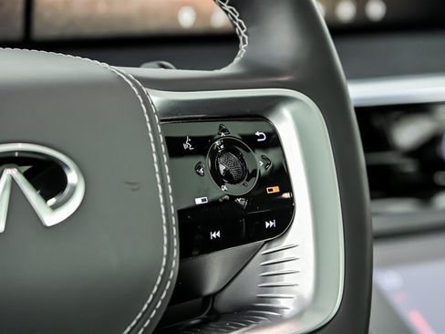 Used 2025 INFINITI QX80 Sensory AWD/4WD image 23