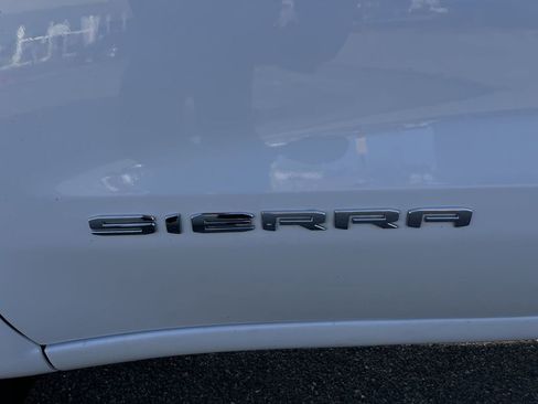 Used 2023 GMC Sierra 1500 SLE image 31