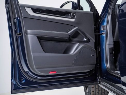 New 2026 Porsche Cayenne image 25