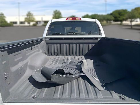 Used 2021 Toyota Tundra SR5 w/ SR5 Upgrade Package AWD/4WD image 25