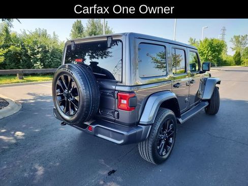 Used 2025 Jeep Wrangler Unlimited Sahara AWD/4WD image 9
