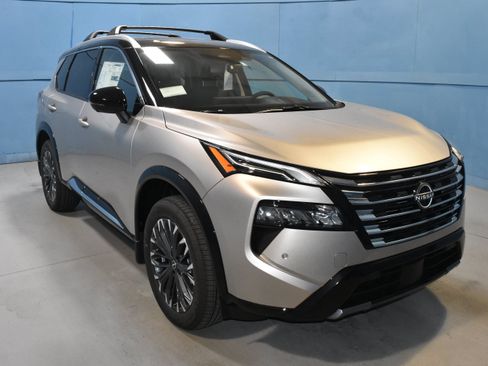 New 2026 Nissan Rogue Platinum AWD/4WD image 1