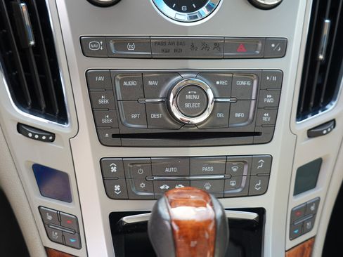 Used 2009 Cadillac CTS 3.6 RWD image 25