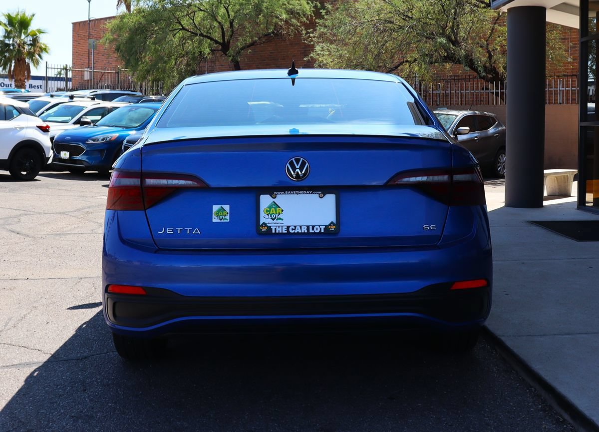 Used 2022 Volkswagen Jetta SE FWD image 12