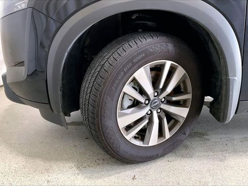 Used 2025 Nissan Pathfinder SL FWD image 20