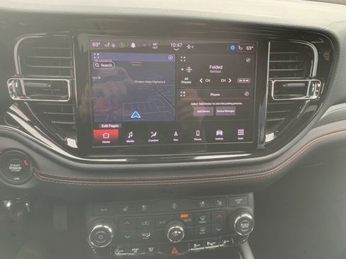 Used 2025 Dodge Durango GT image 17