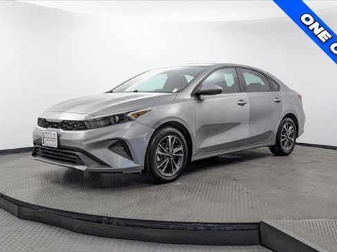 Used 2024 Kia Forte LXS FWD image 2