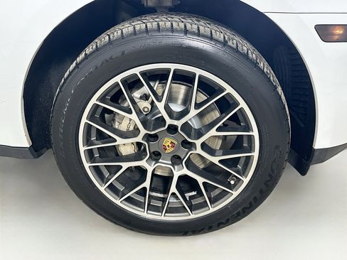 Used 2018 Porsche Macan S image 10