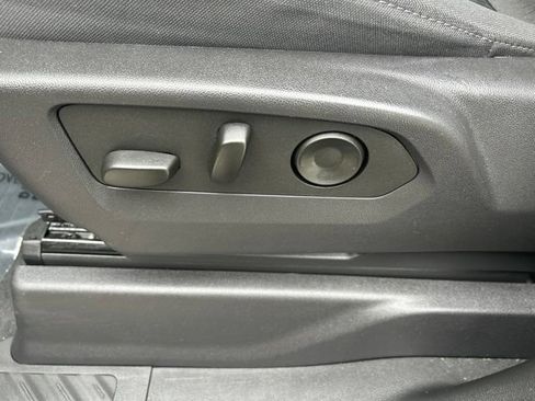 Used 2025 Chevrolet Silverado 1500 Custom w/ LPO, Dark Essentials Package AWD/4WD image 15