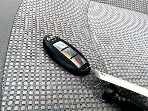 Used 2013 Nissan Rogue SV w/ Premium Pkg image 13