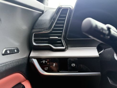 Certified 2024 Kia Sportage SX image 29