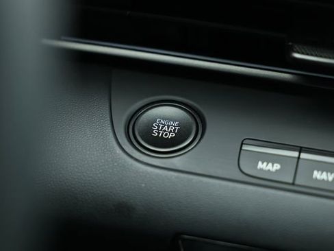 Certified 2025 Hyundai Elantra SEL FWD image 39