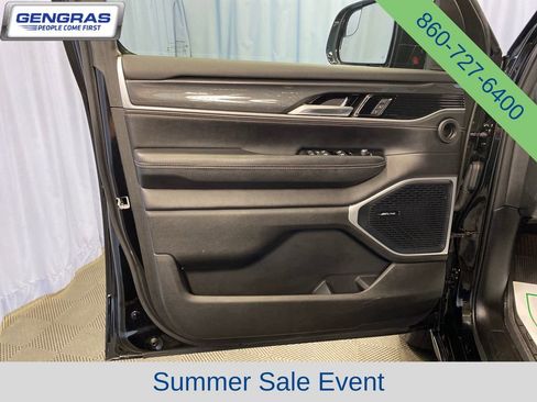 Used 2023 Jeep Wagoneer 4WD w/ Convenience Group I image 11