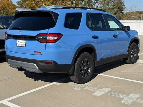 New 2025 Honda Pilot TrailSport image 3