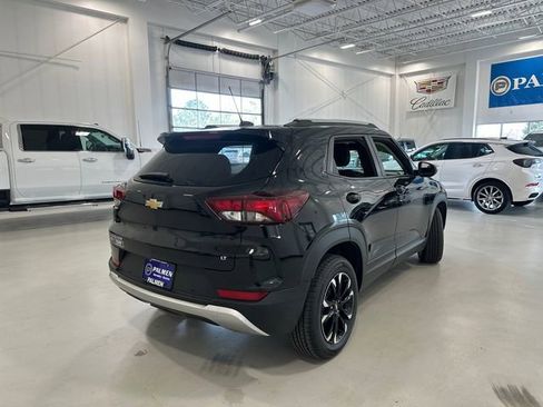Used 2022 Chevrolet TrailBlazer LT w/ Convenience Package image 9