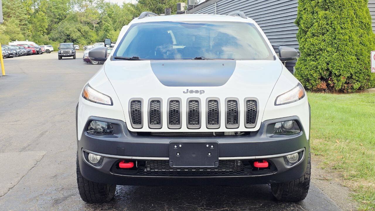 Used 2018 Jeep Cherokee Trailhawk AWD/4WD image 9